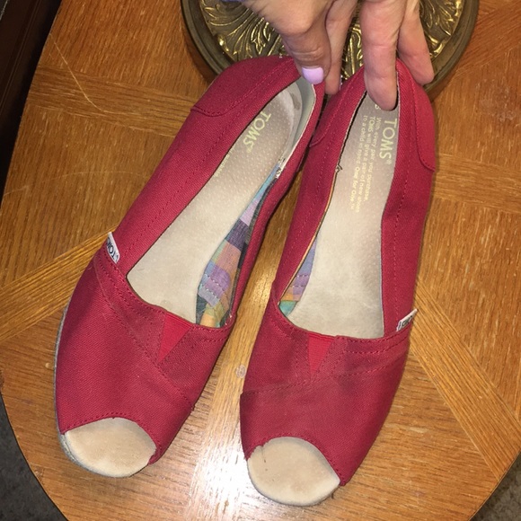 Toms Red Peep Toe Wedges sz 9 - Picture 2 of 8